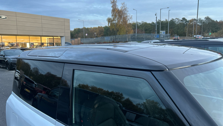 Land Rover Defender 3.0 D250 X-Dynamic SE 90 3dr Auto Diesel Estate